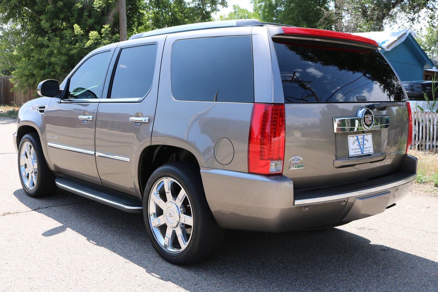 2011 Cadillac Escalade Luxury | Victory Motors of Colorado