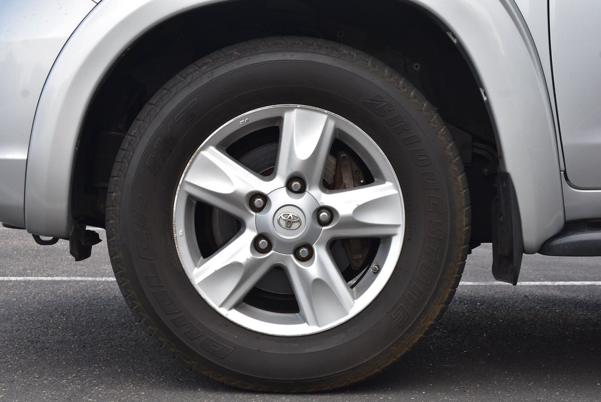 2009 Toyota Land Cruiser Base