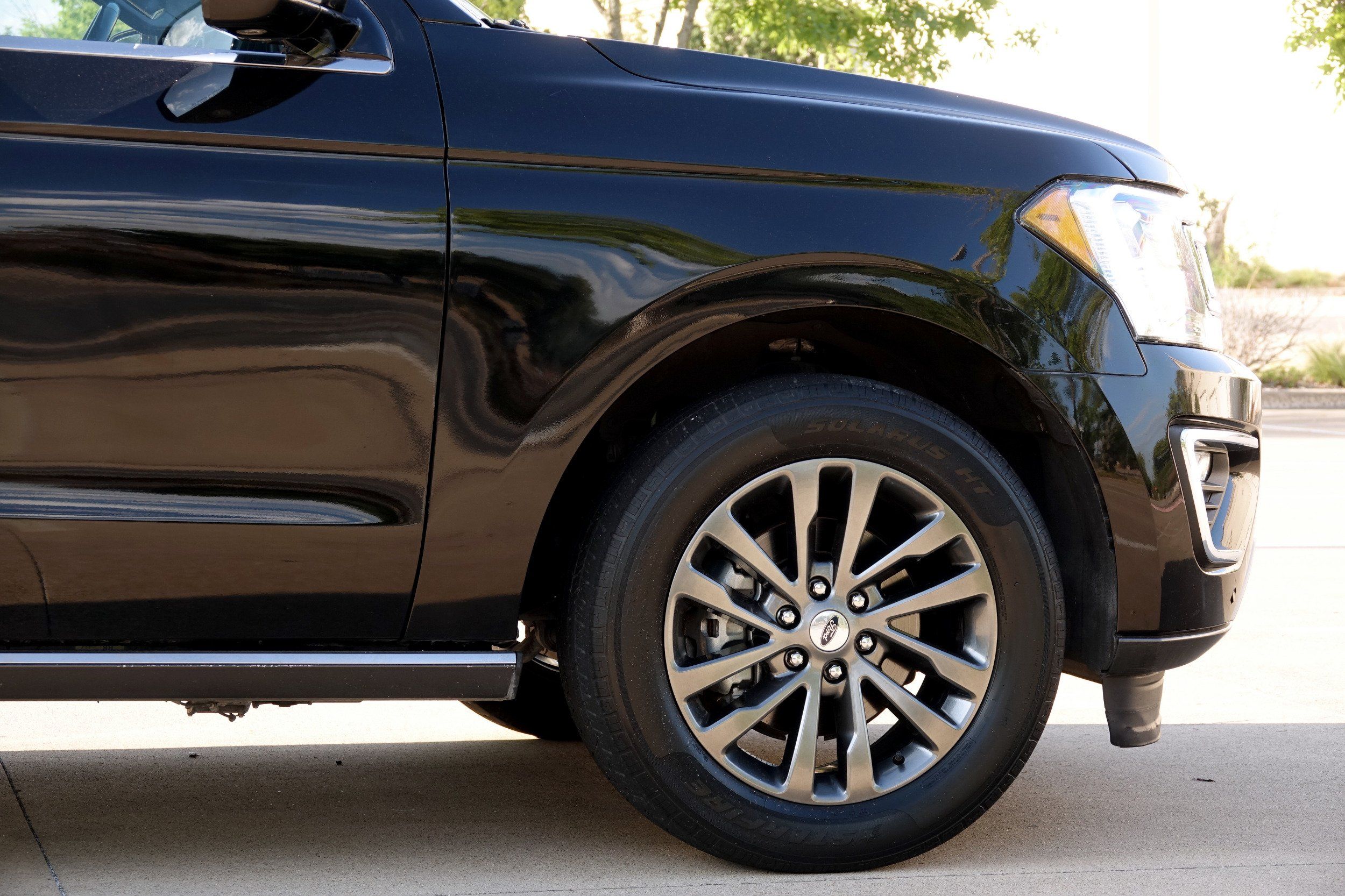2020 Ford Expedition Limited photo 28