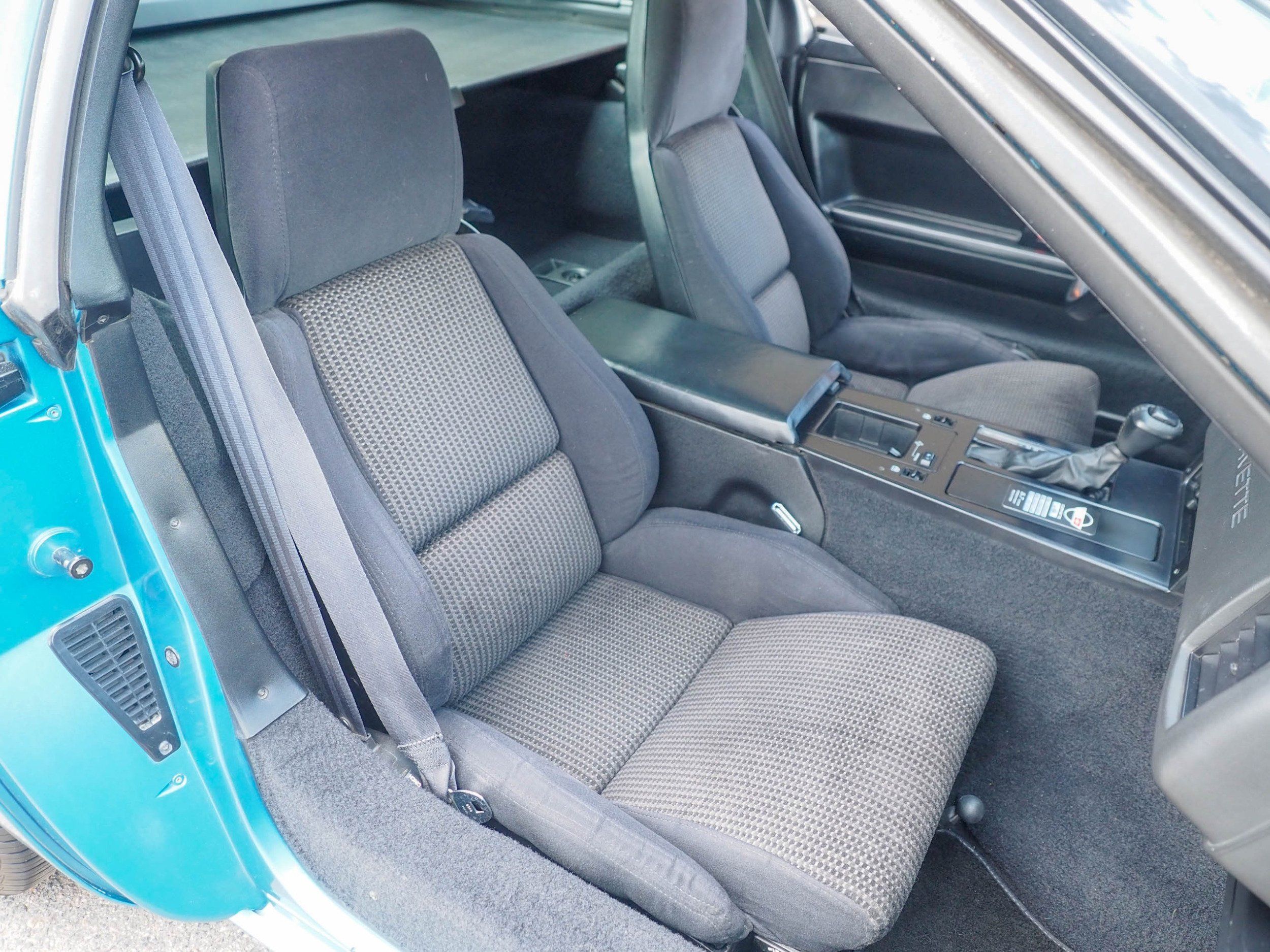 1988 Chevrolet Corvette Blue Coupe