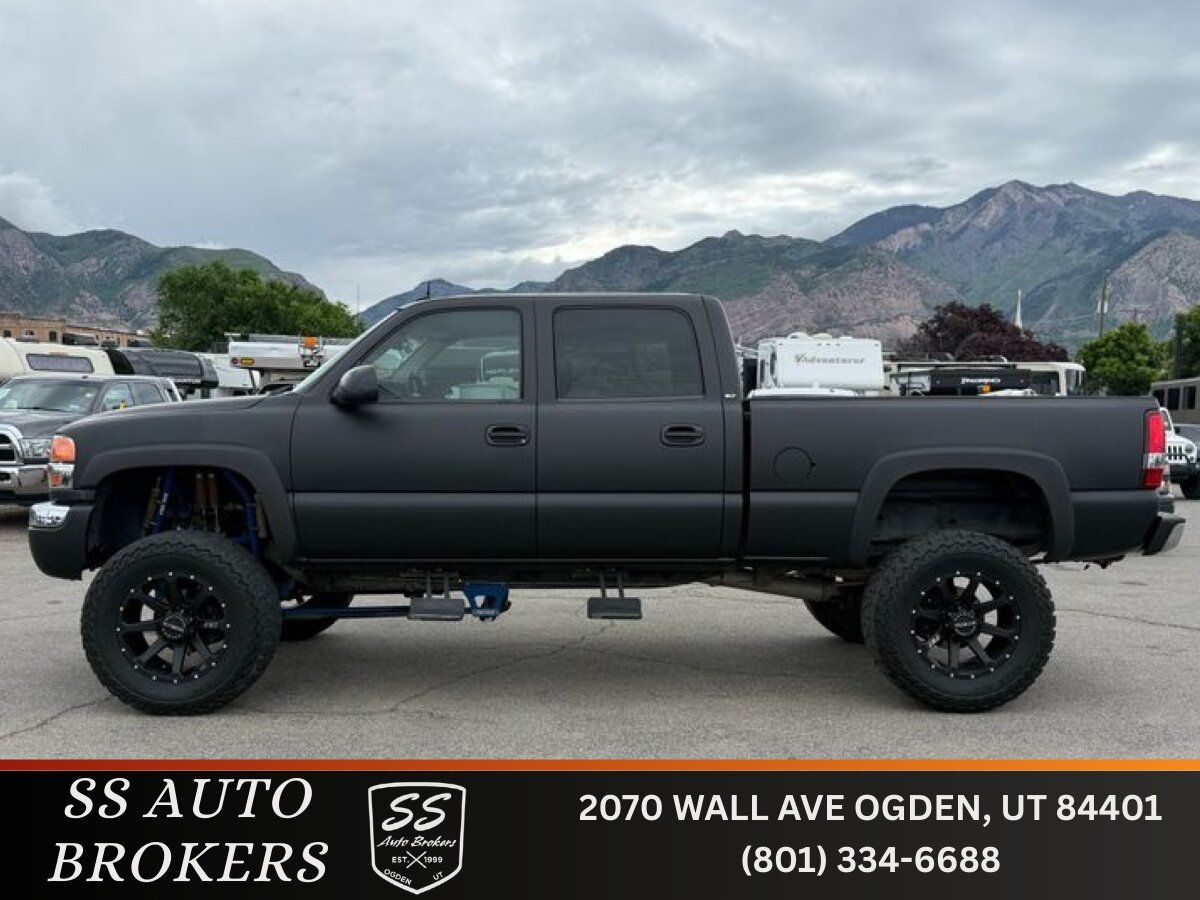 2003 GMC Sierra's photo