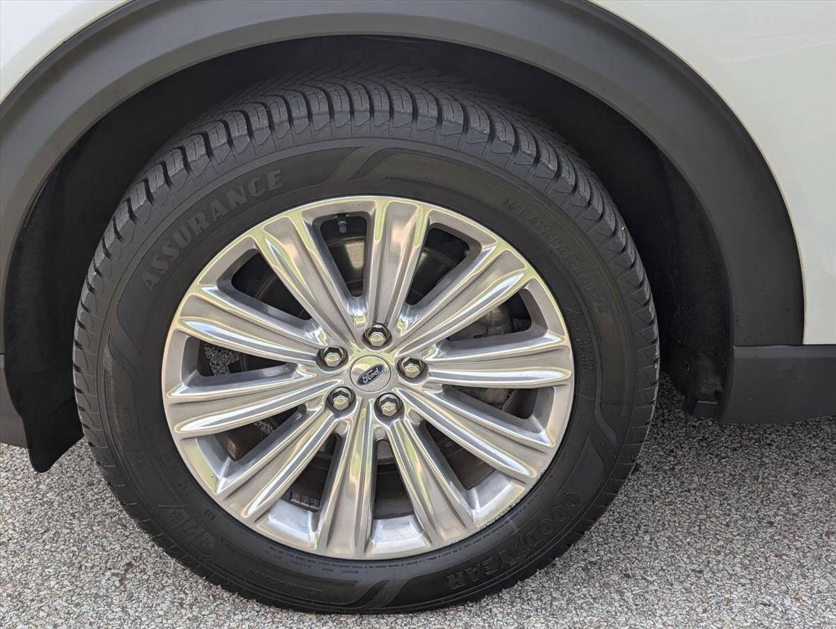 2020 Ford Explorer Hybrid Limited photo 20
