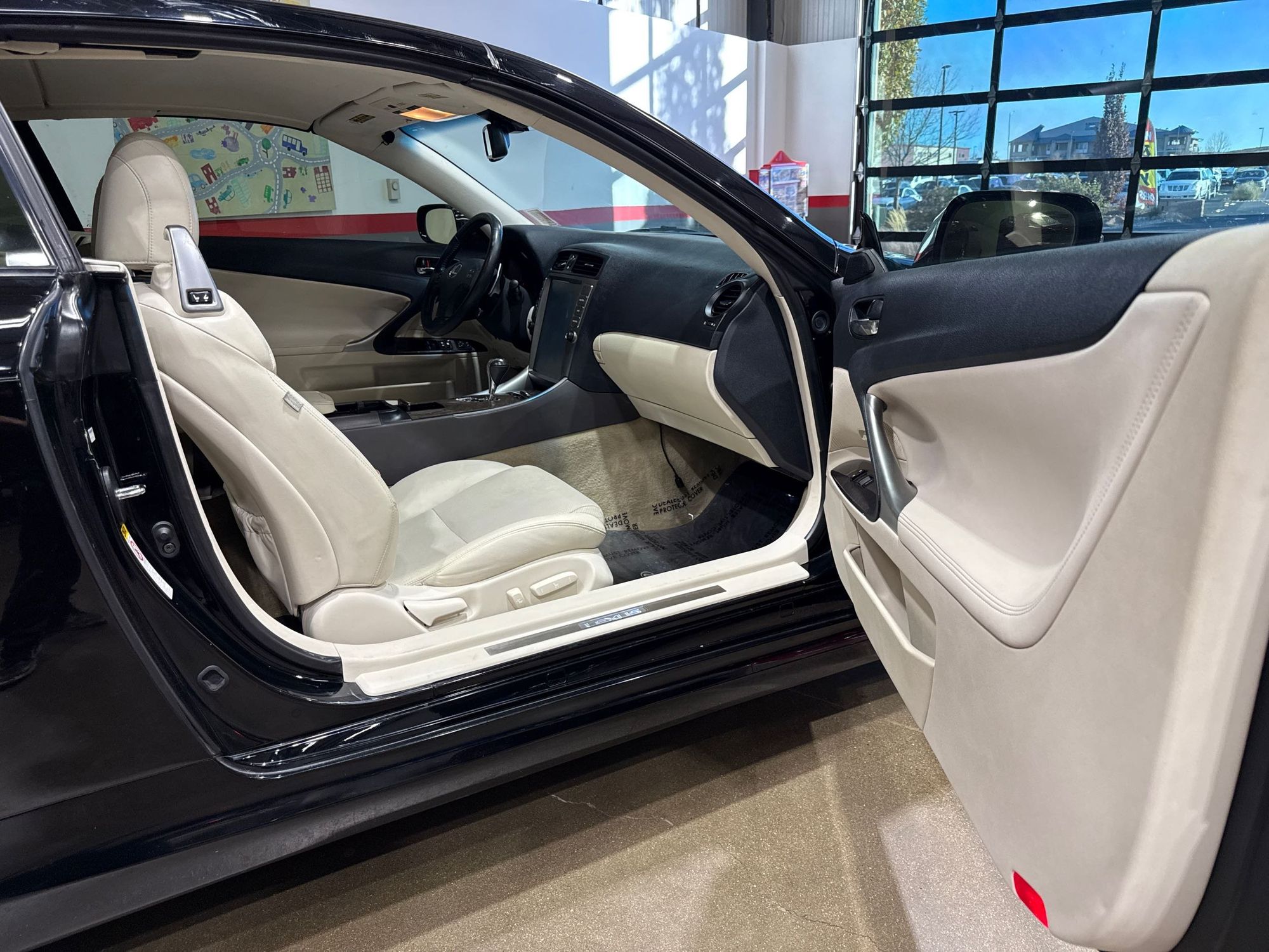 2010 Lexus IS 250C photo 4