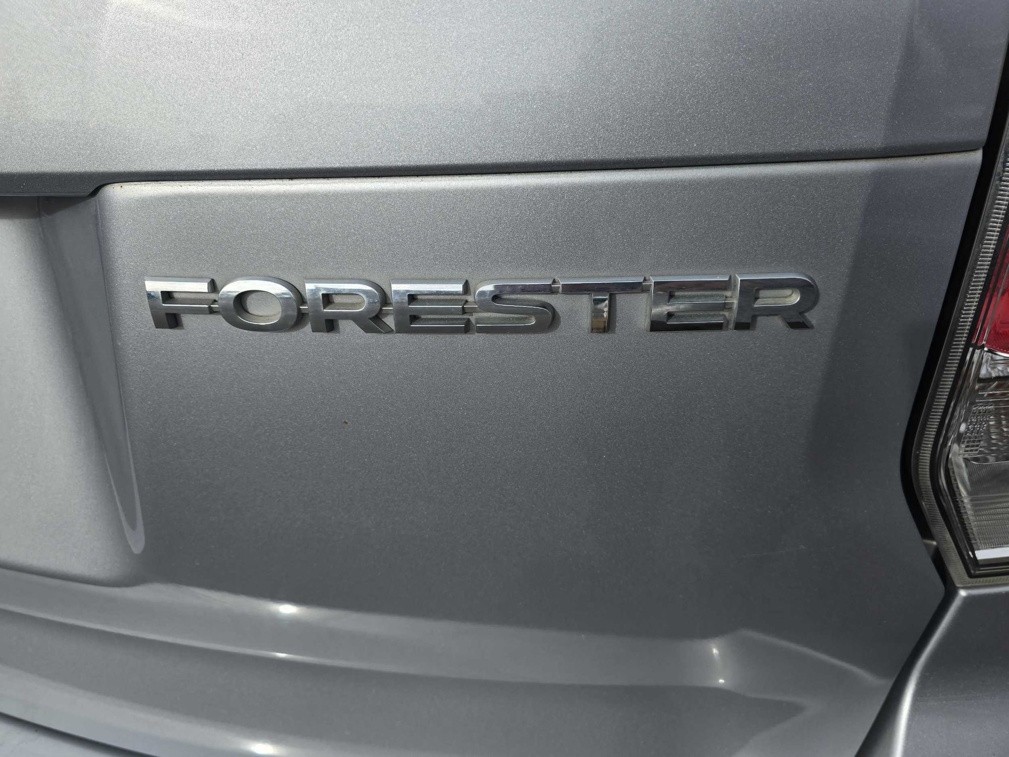 2018 Subaru Forester Premium photo 37