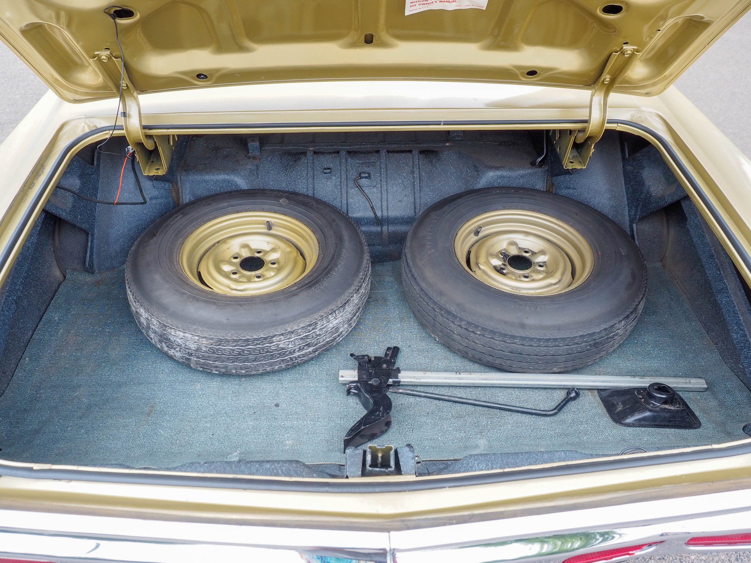 1969 Chevrolet Impala Gold 350