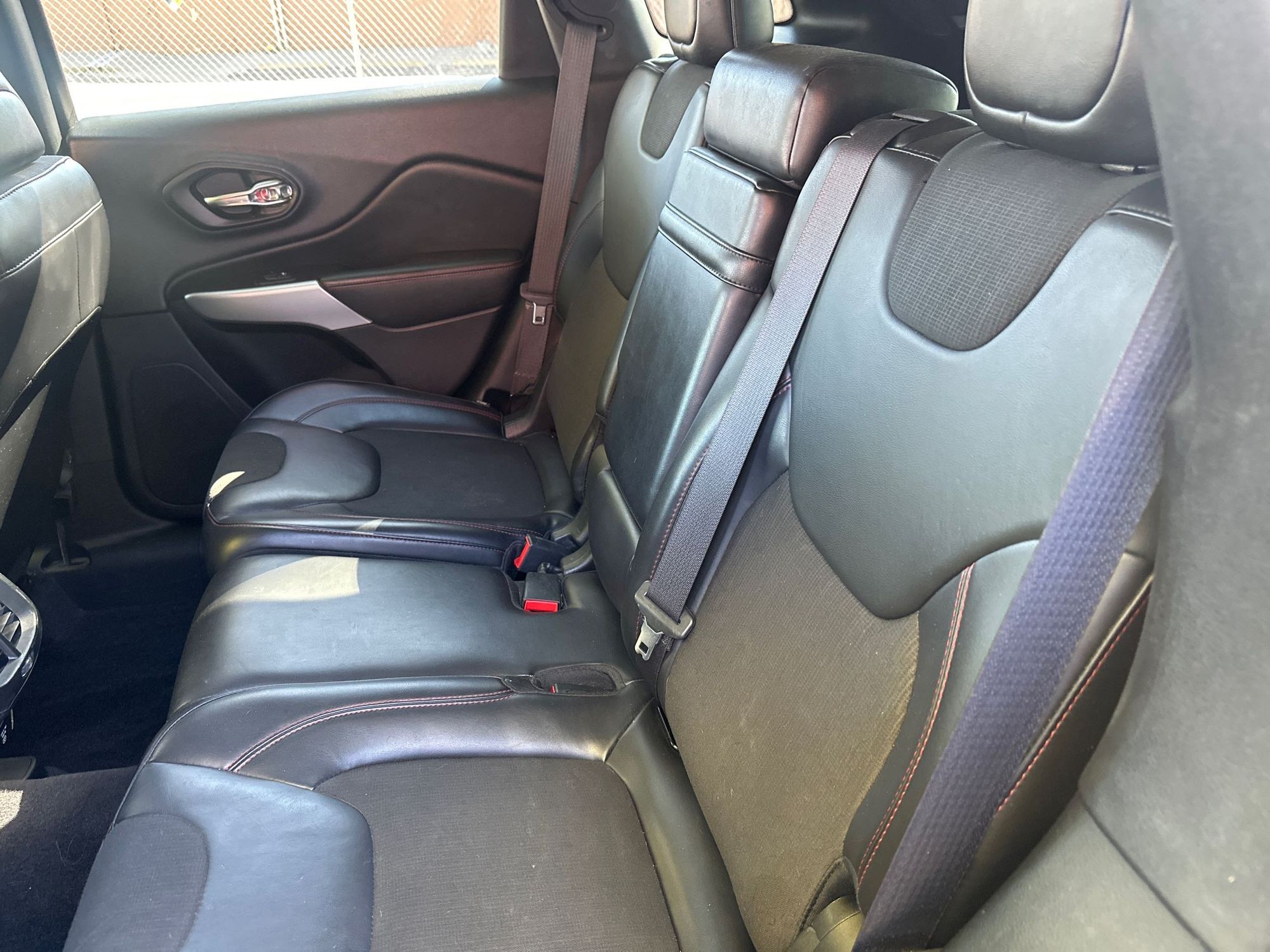 2018 Jeep Cherokee Trailhawk photo 9
