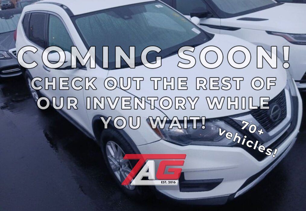 2019 Nissan Rogue SV's photo