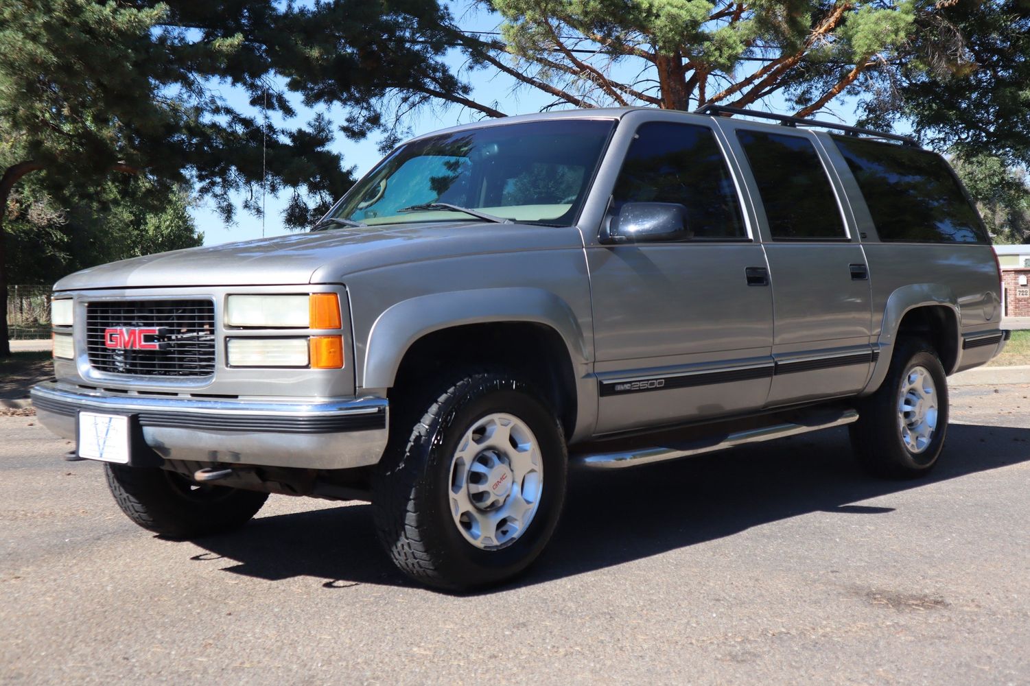 1999 GMC Suburban K2500 SLT Victory Motors Of Colorado 1999-gmc-suburban-k2500-slt-victory-motors-of-colorado