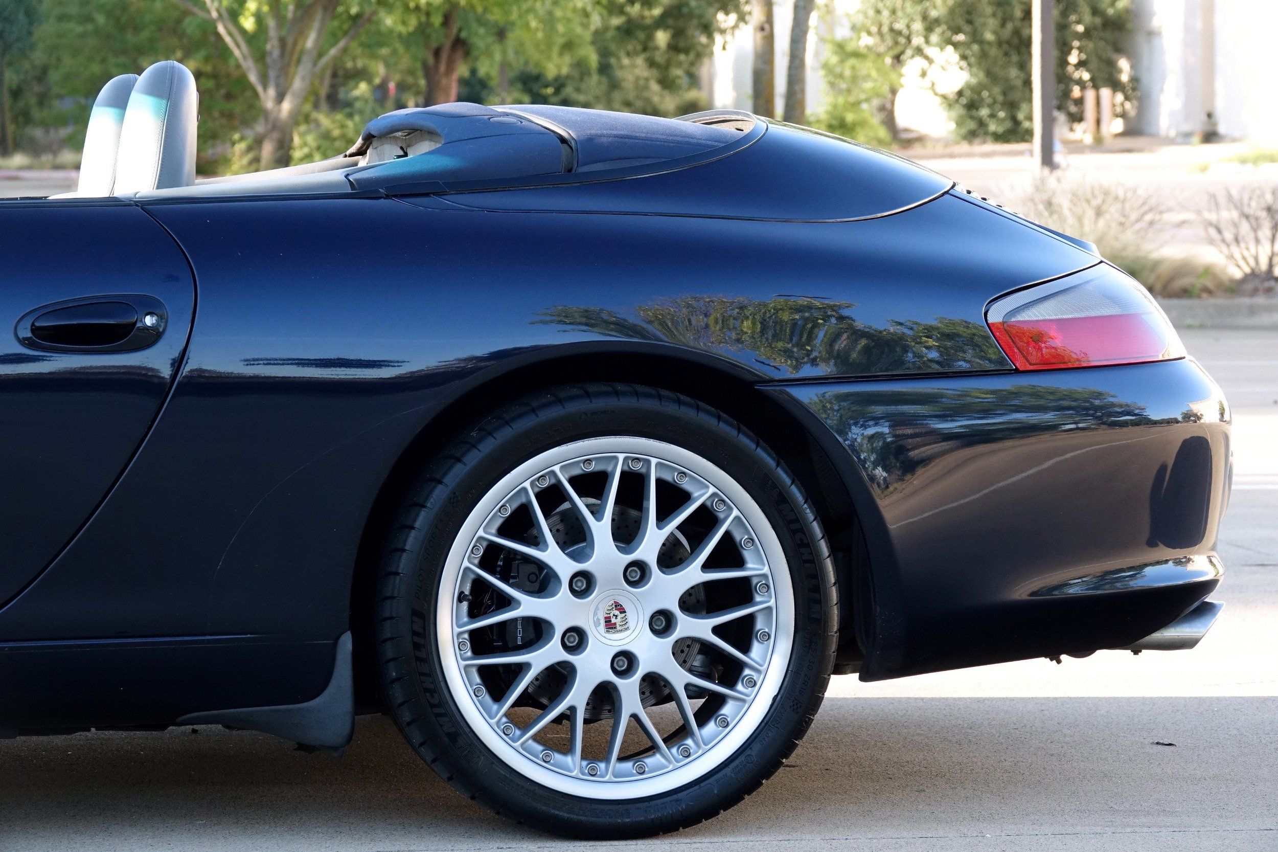2004 Porsche 911 4S photo 23