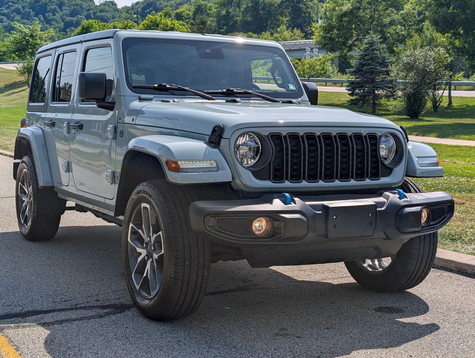 2024 Jeep Wrangler 4xe 3