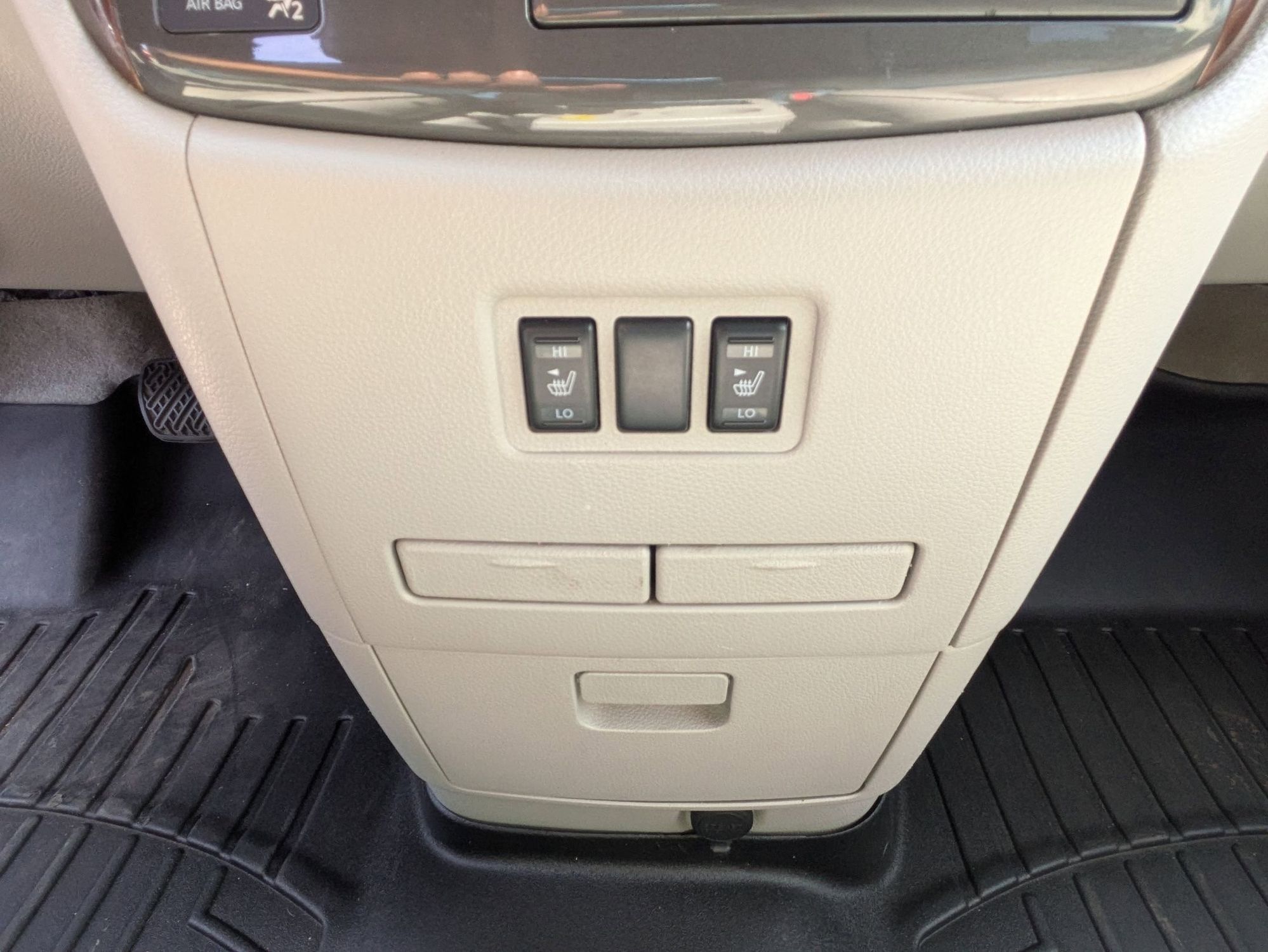 2012 Nissan Quest SV - Photo 18