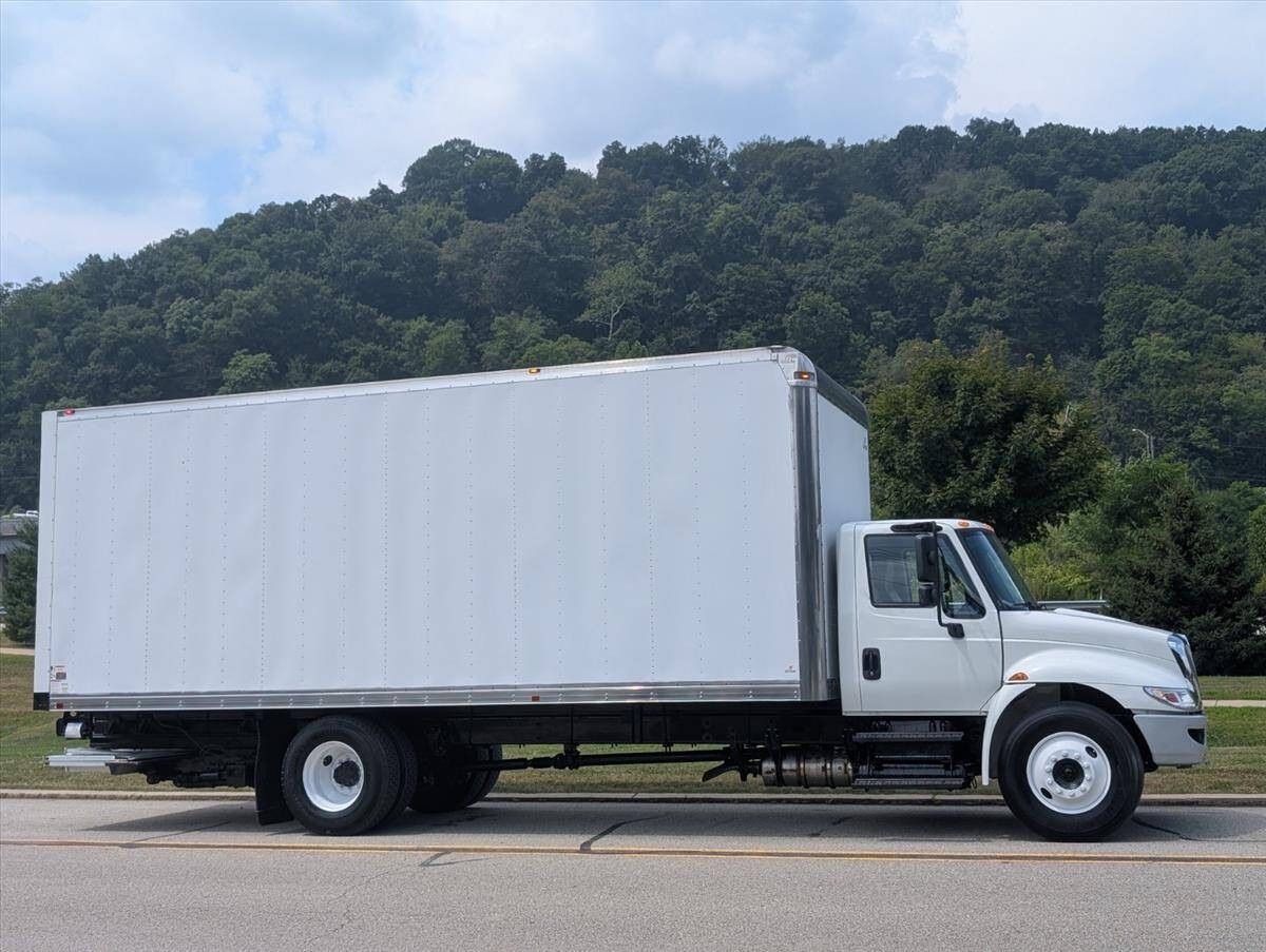 2018 International DuraStar 4300 4