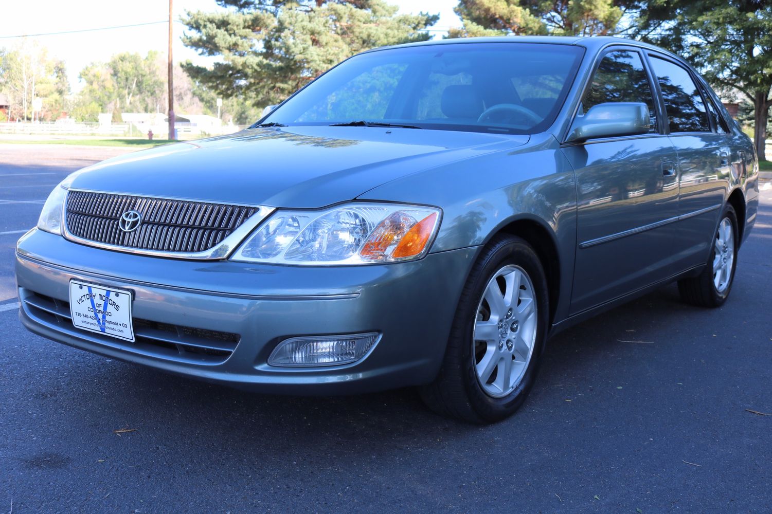 2000 Toyota Avalon XLS Victory Motors of Colorado