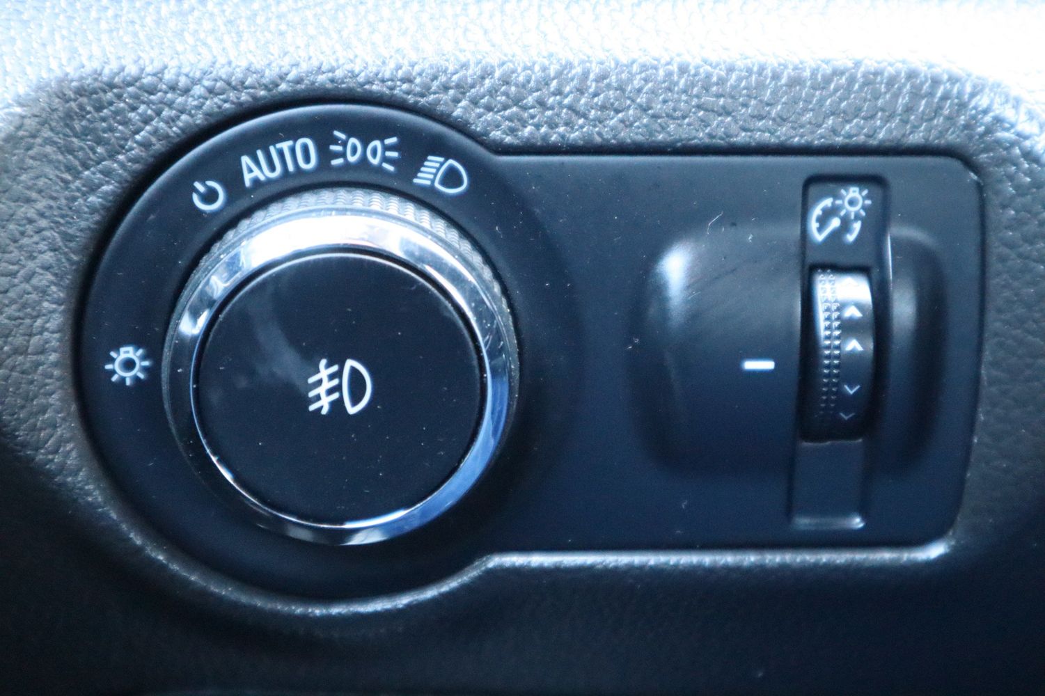 2012 Chevrolet Cruze LT Victory Motors of Colorado