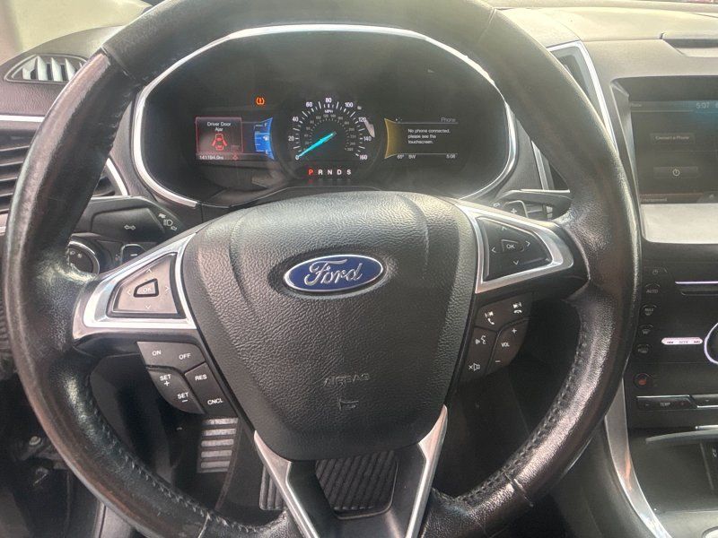 2015 Ford Edge Titanium photo 11