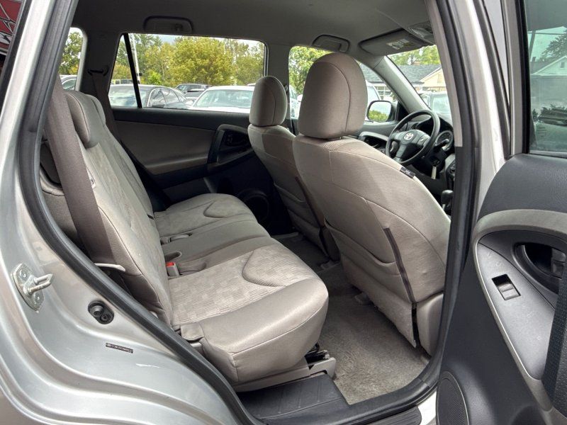2009 Toyota RAV4 Base photo 19