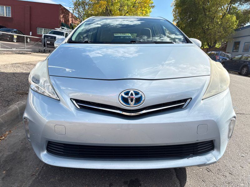 2014 Toyota Prius V Five photo 2