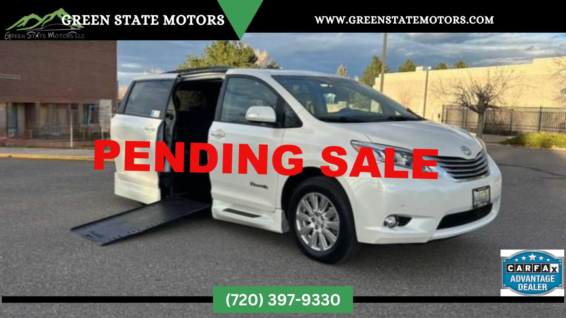 2017 Toyota Sienna XLE's photo