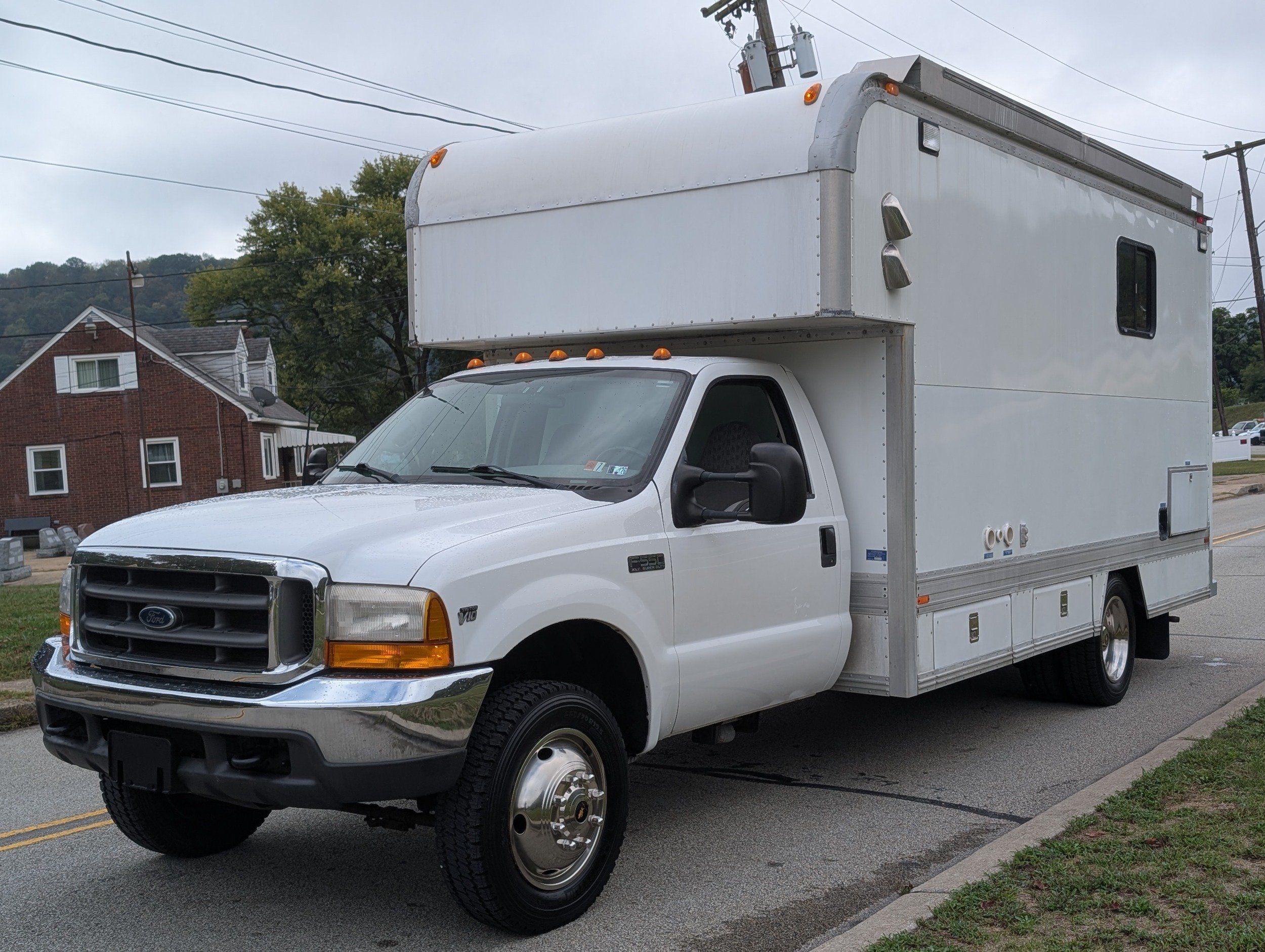 2000 Ford F-550 photo 9