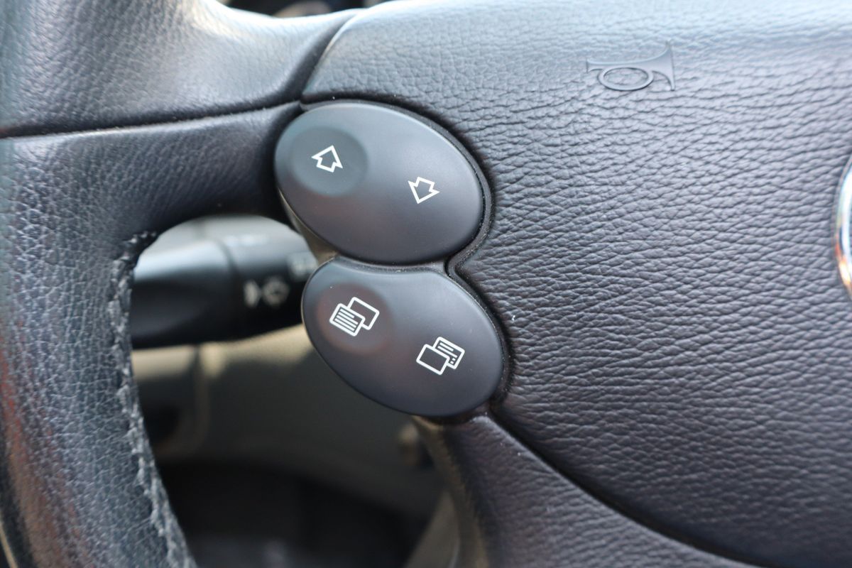 2005 Mercedes-Benz SL-Class SL 500