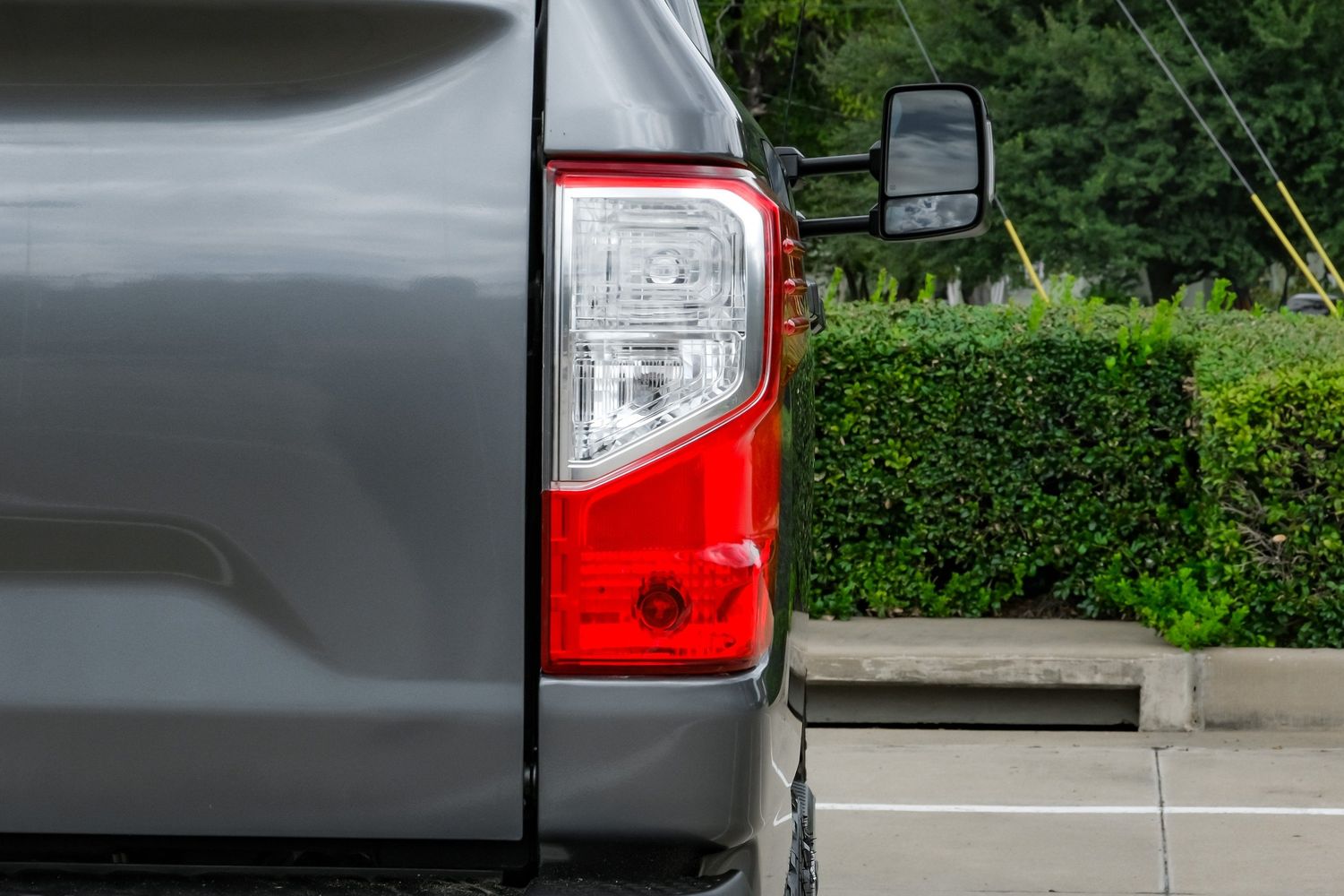 2017 Nissan Titan SL photo 44