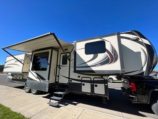 photo of RV 2015 Keystone Alpine 3620FL