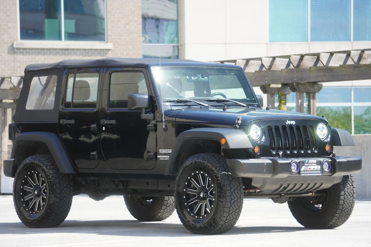 View vehicle photo 4
