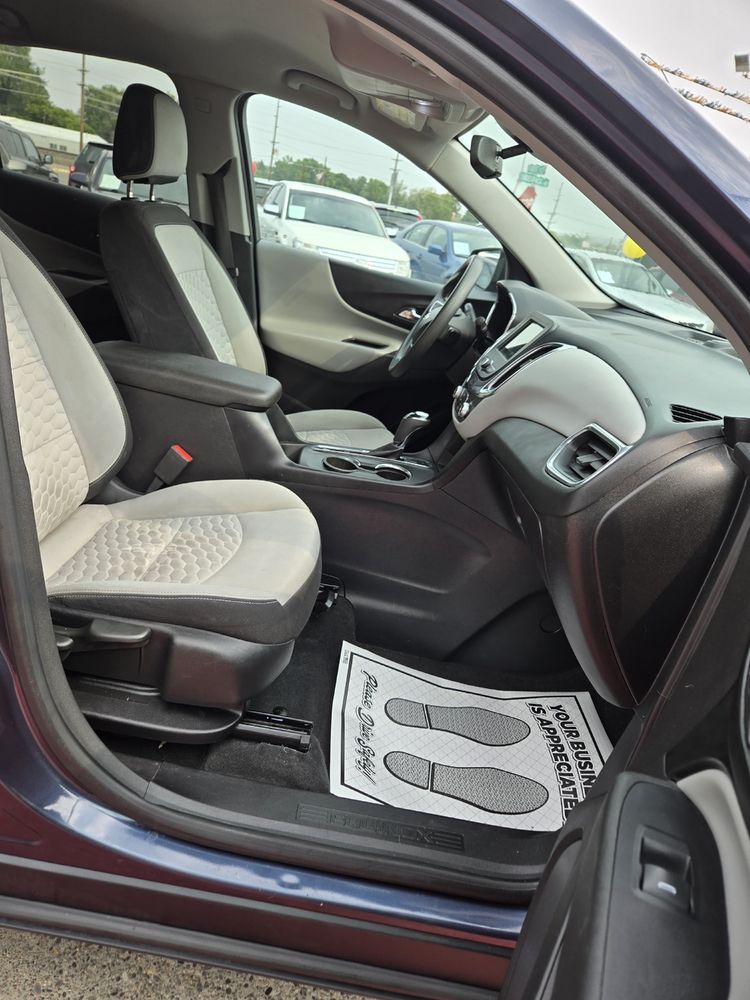 2019 Chevrolet Equinox LS photo 16