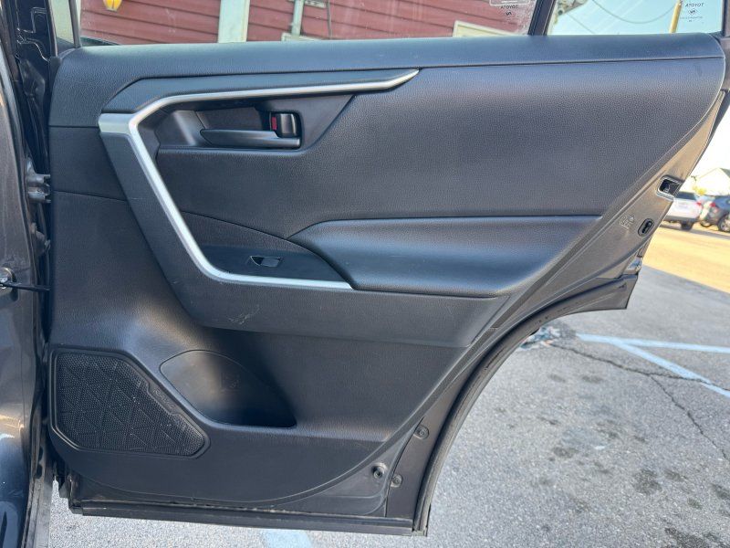 2021 Toyota RAV4 LE photo 22