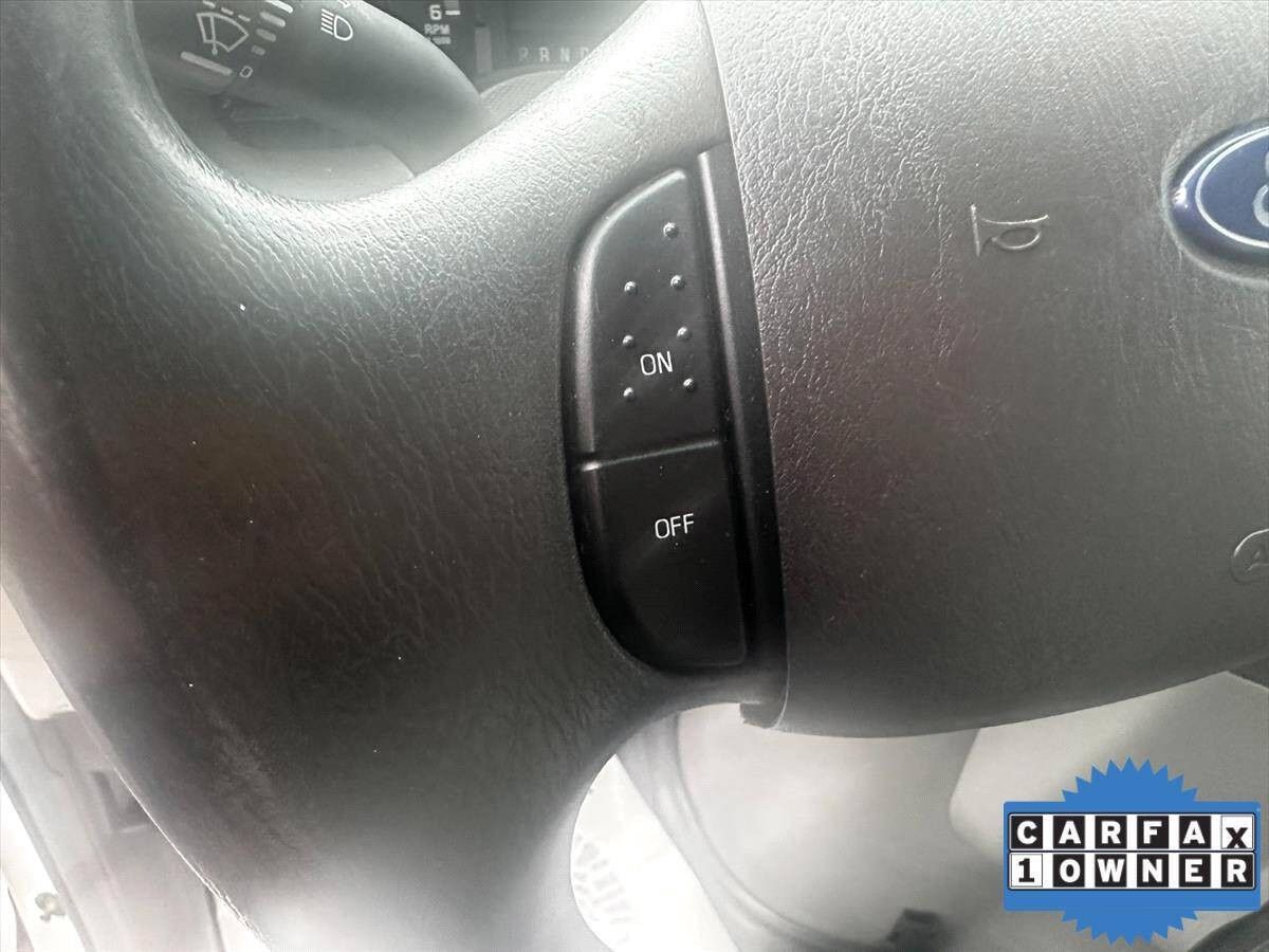 2017 Ford E-Series 43