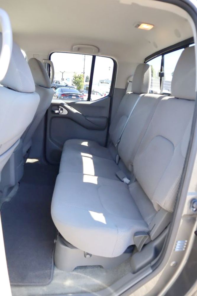 2016 Nissan Frontier SV photo 14