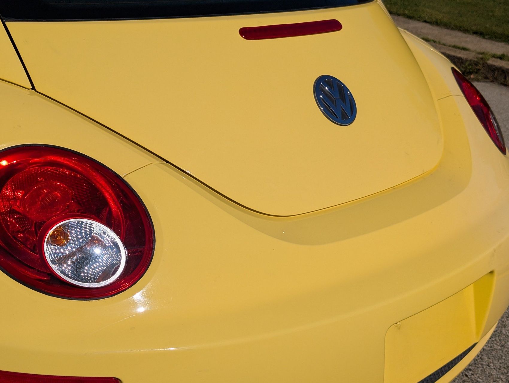2008 Volkswagen New Beetle 32