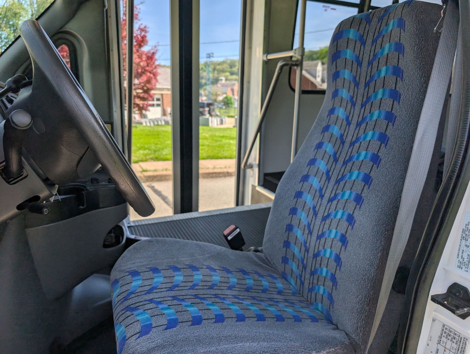 2007 Ford E-450 Cutaway 99