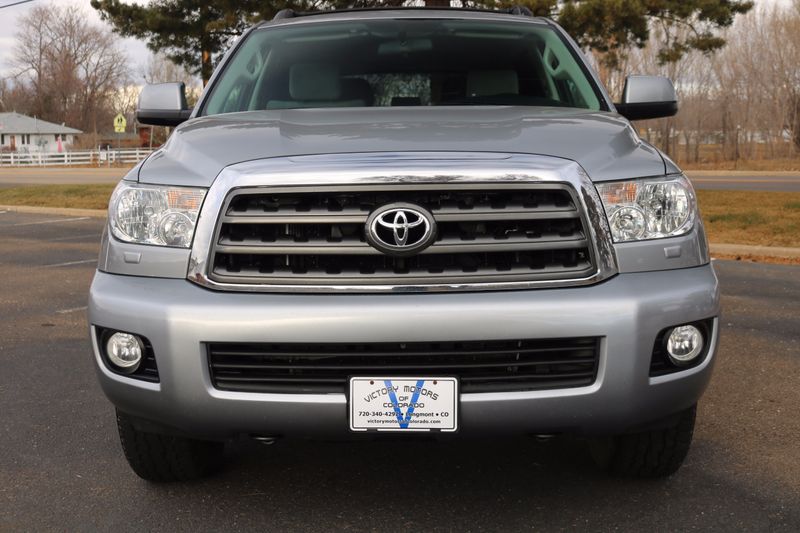 2013 Toyota Sequoia Photos