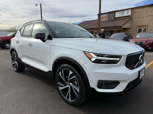 2019 Volvo XC40 R-Design's photo