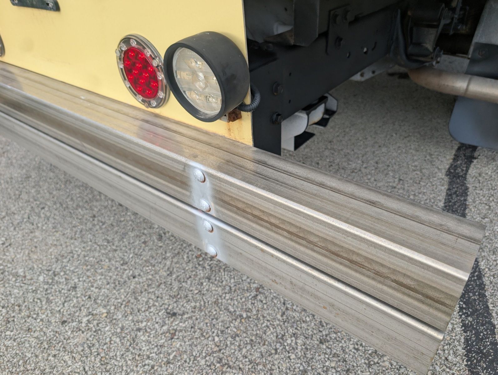 2019 Ford E-Series Chassis 90