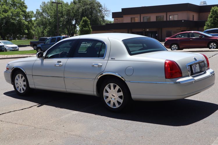 2004 Lincoln Town Car Ultimate | Victory Motors of Colorado