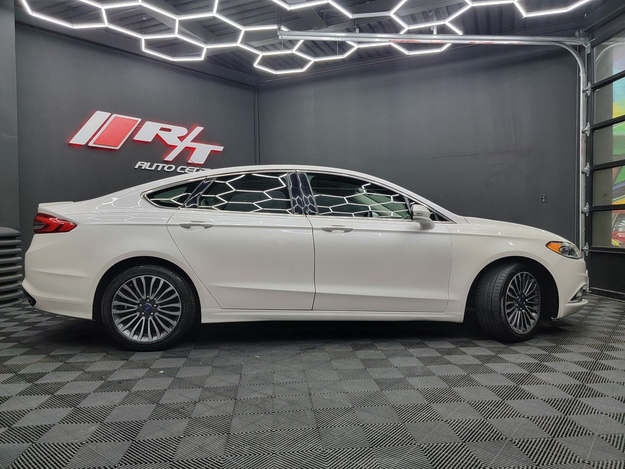 2018 Ford Fusion Titanium - Photo 10