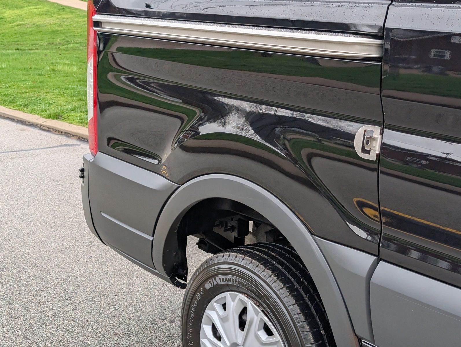2018 Ford Transit-150 23