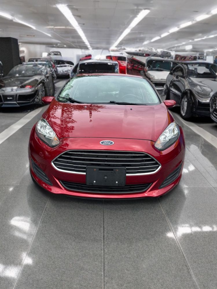 2014 Ford Fiesta SE Sedan's photo