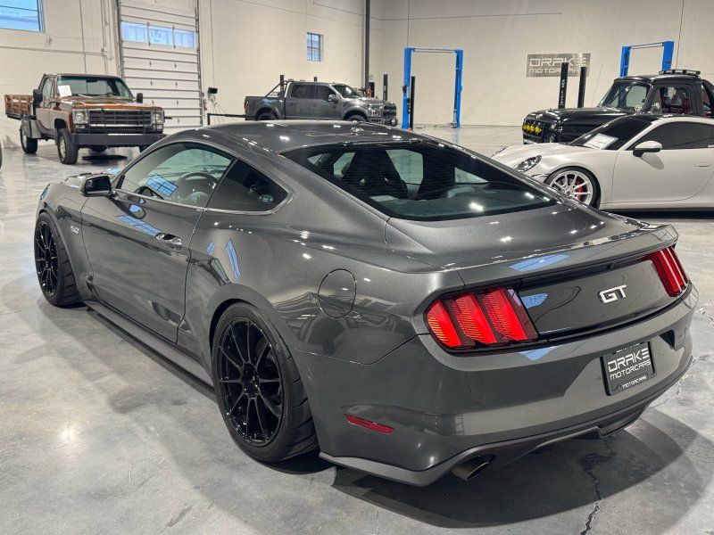 2017 Ford Mustang GT Premium, photo 3