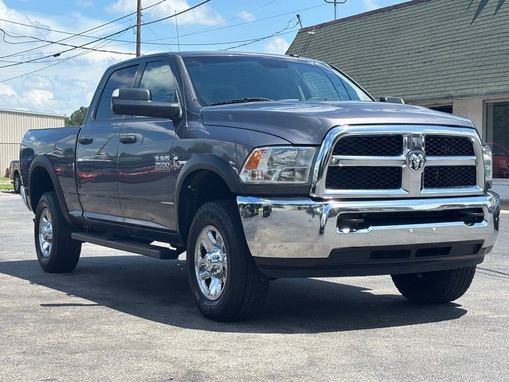 2017 Ram 2500 ST Tradesman photo 3