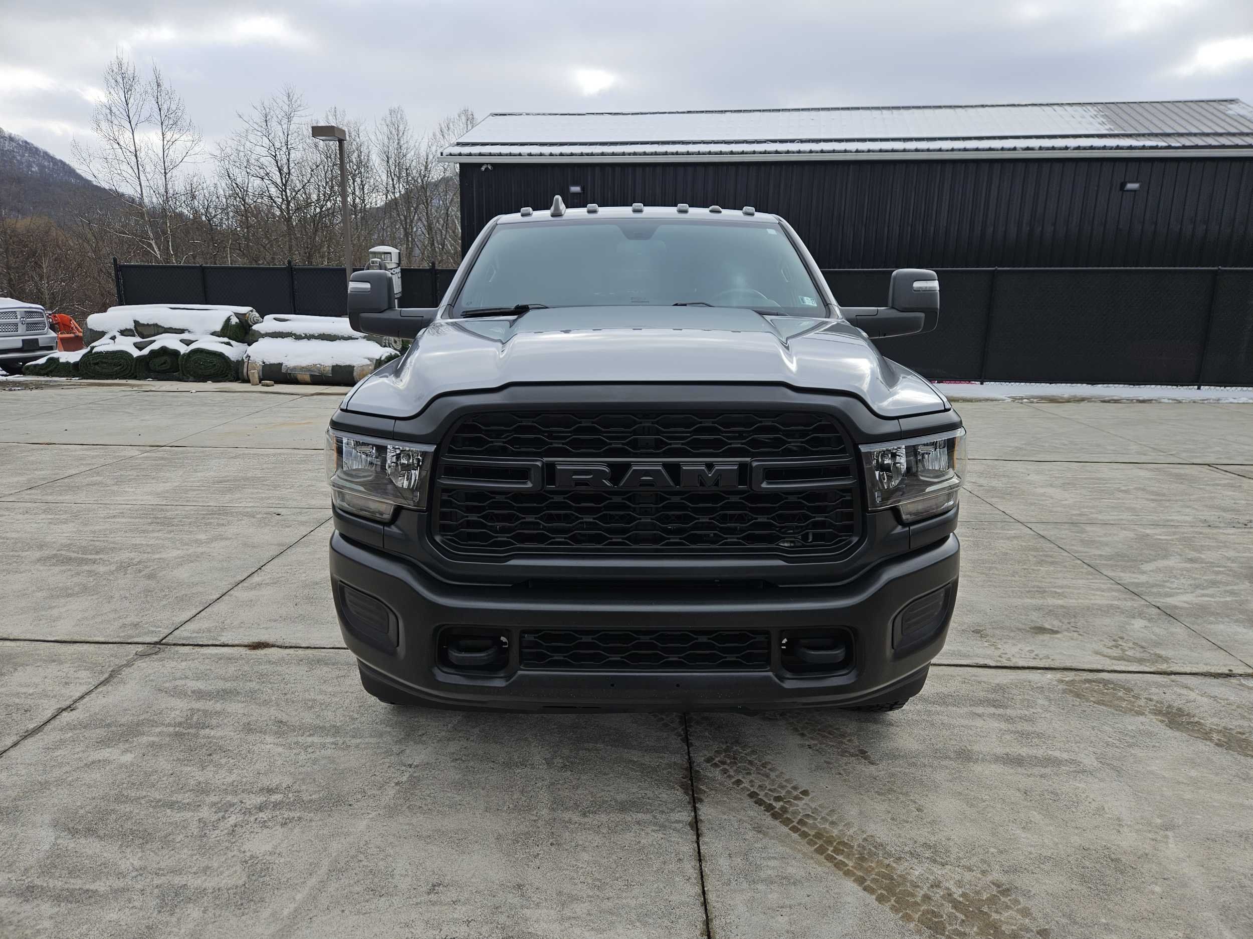 2023 Ram 3500 Tradesman photo 2