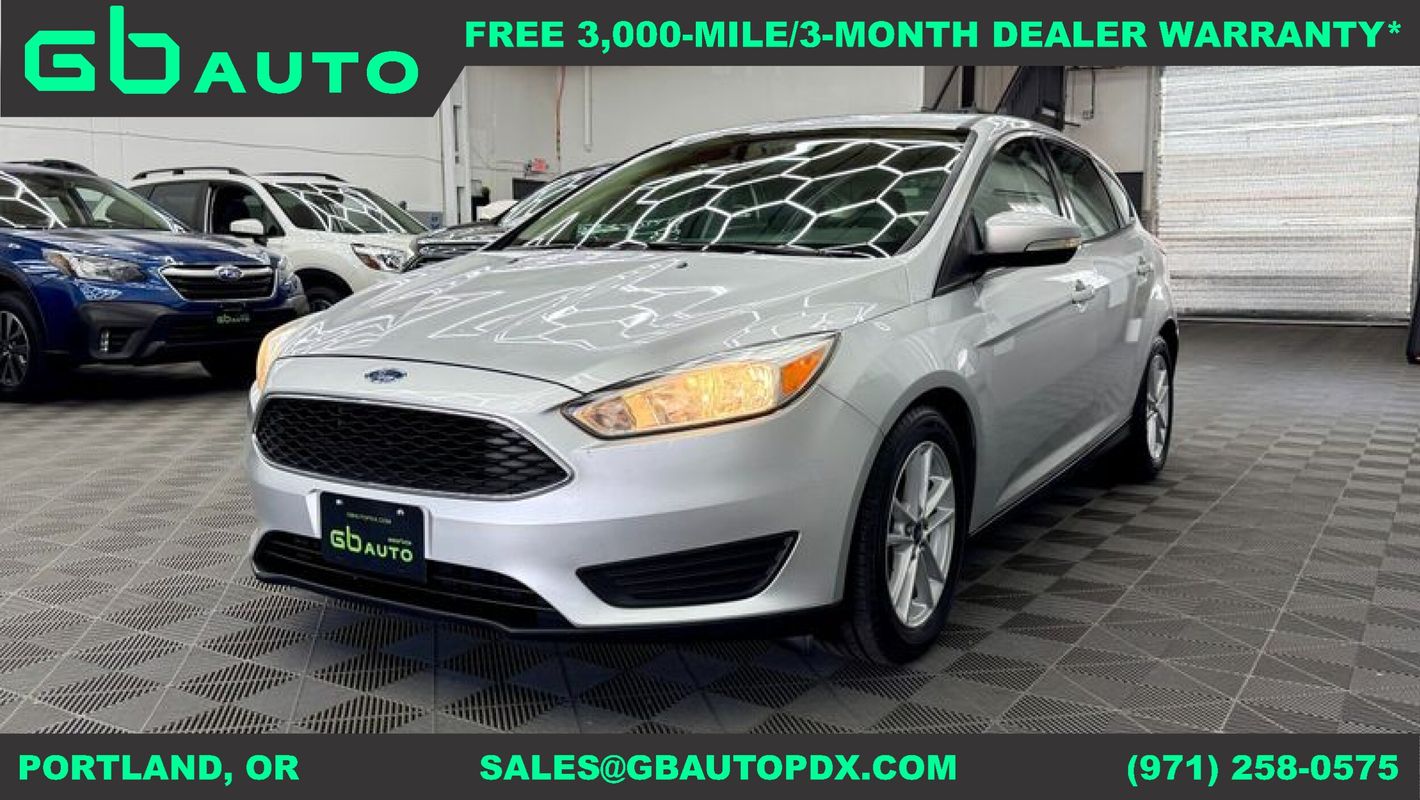 Silver 2017 Ford Focus SE Hatchback Hatchback Front-Wheel Drive 6-Speed Automatic
