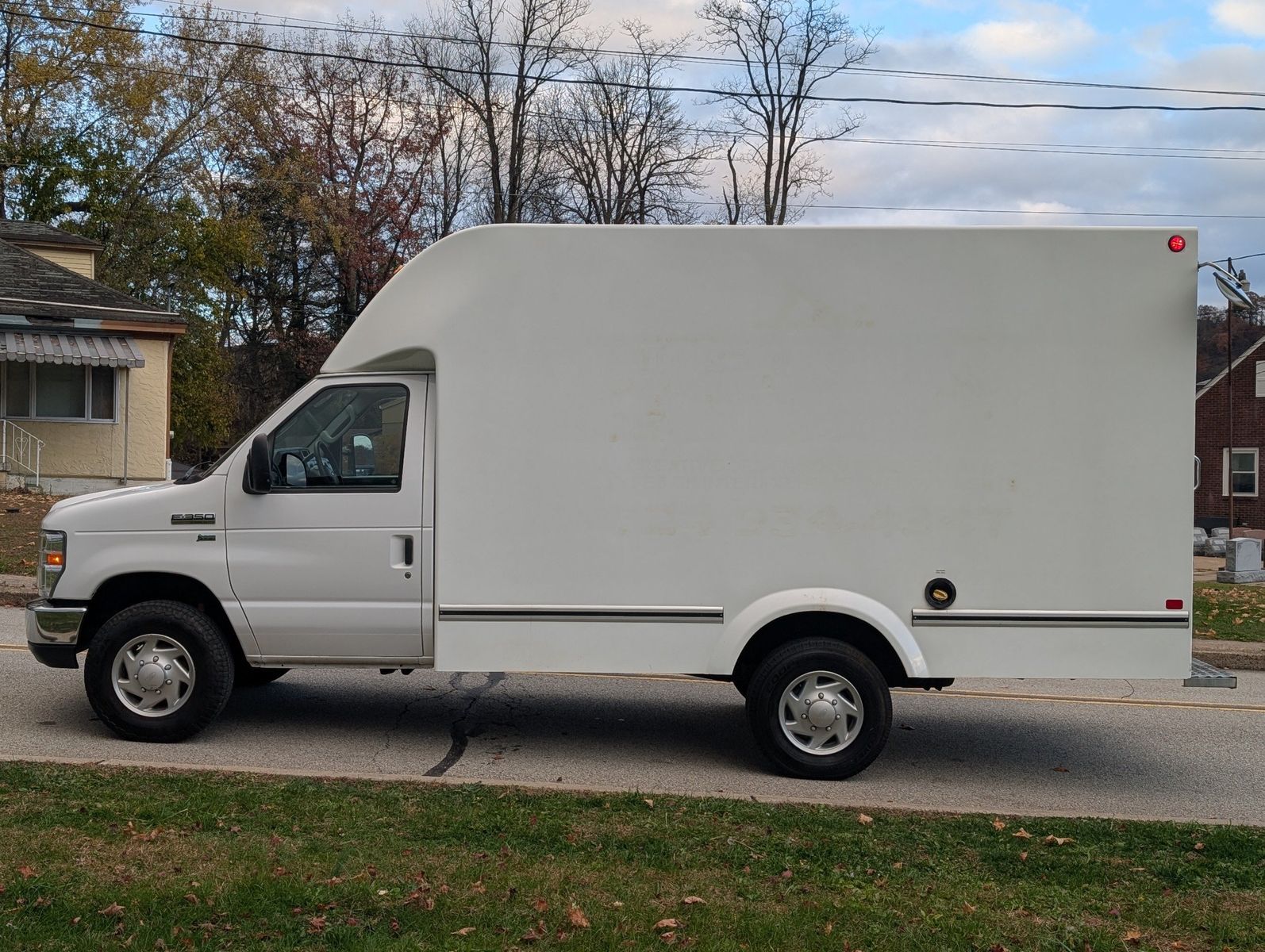 2015 Ford E-Series 9