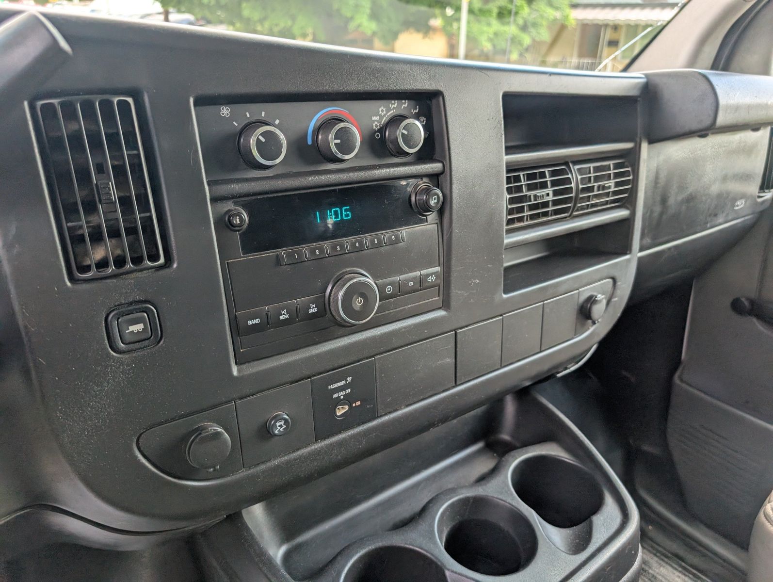 2011 Chevrolet Express 3500 56