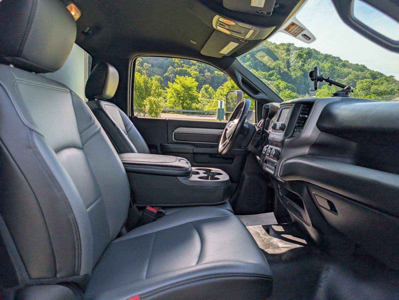 2022 Ram 4500 16' Box Truck 18