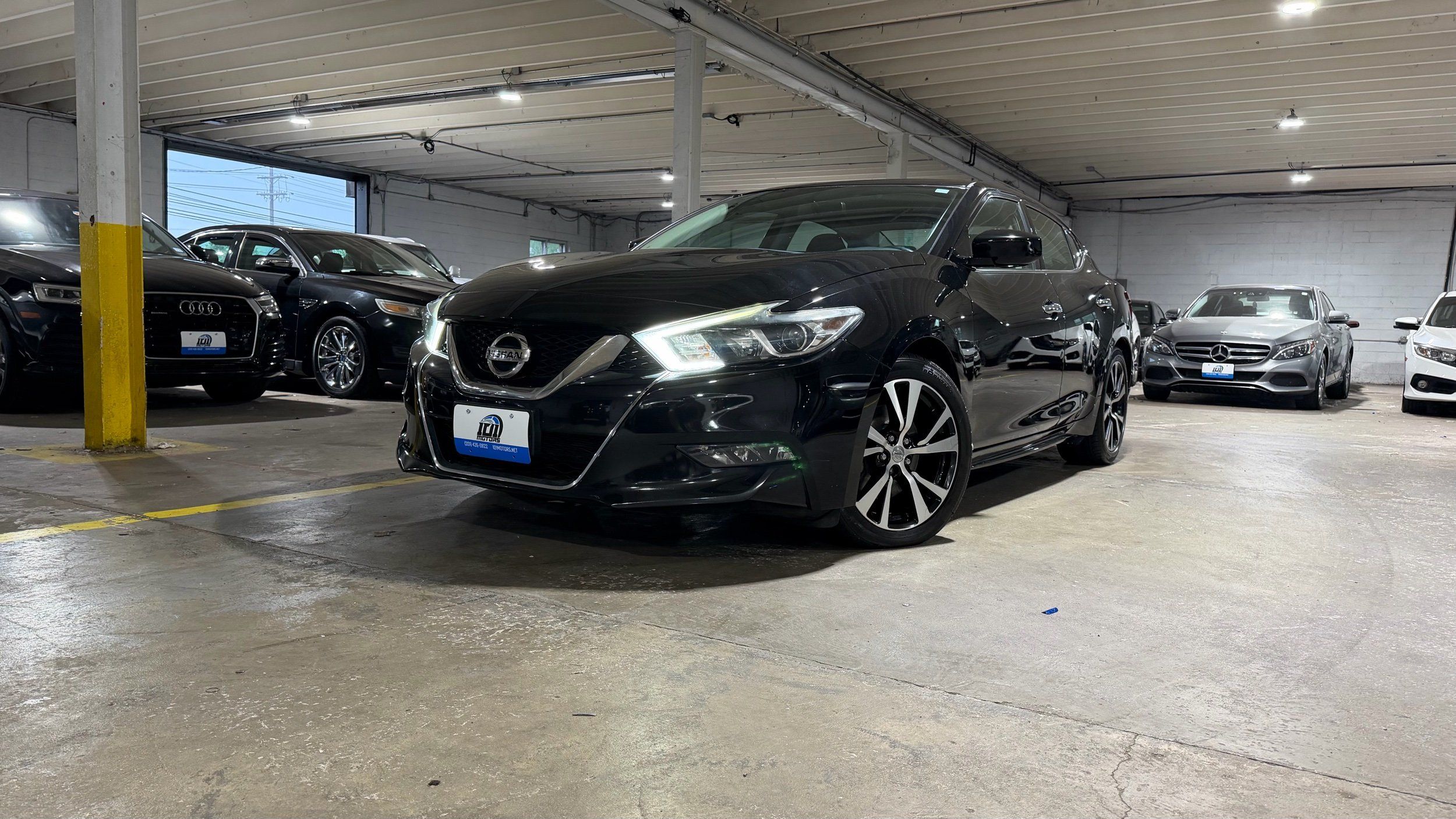 2018 Nissan Maxima S's photo