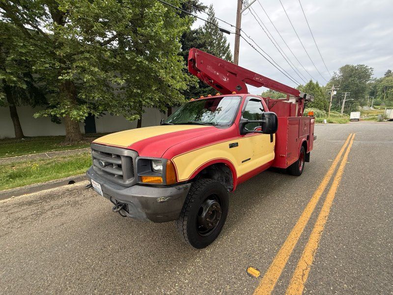 2001 Ford F-450's photo
