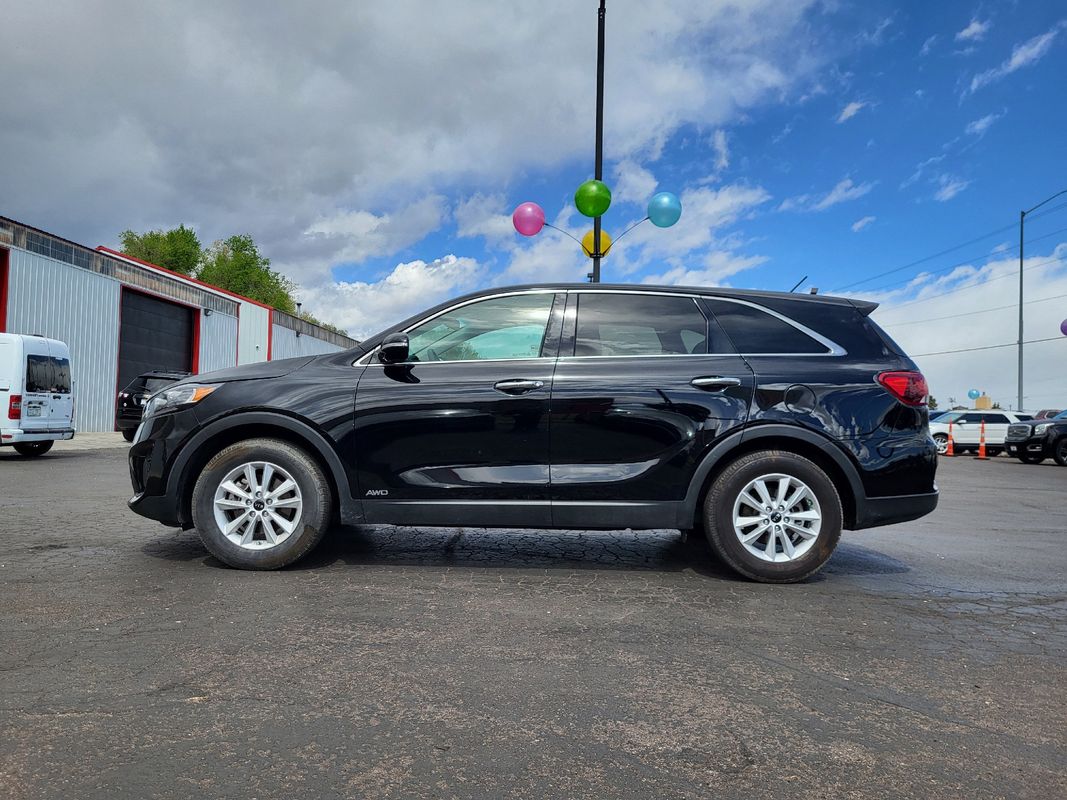 View vehicle photo 6